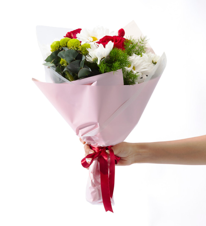 Krem Bukette Kırmızı Güller ve Beyaz Papatyalar